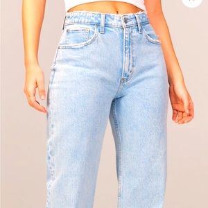 Abercrombie Curve Love High Rise 90s Relaxed Jean